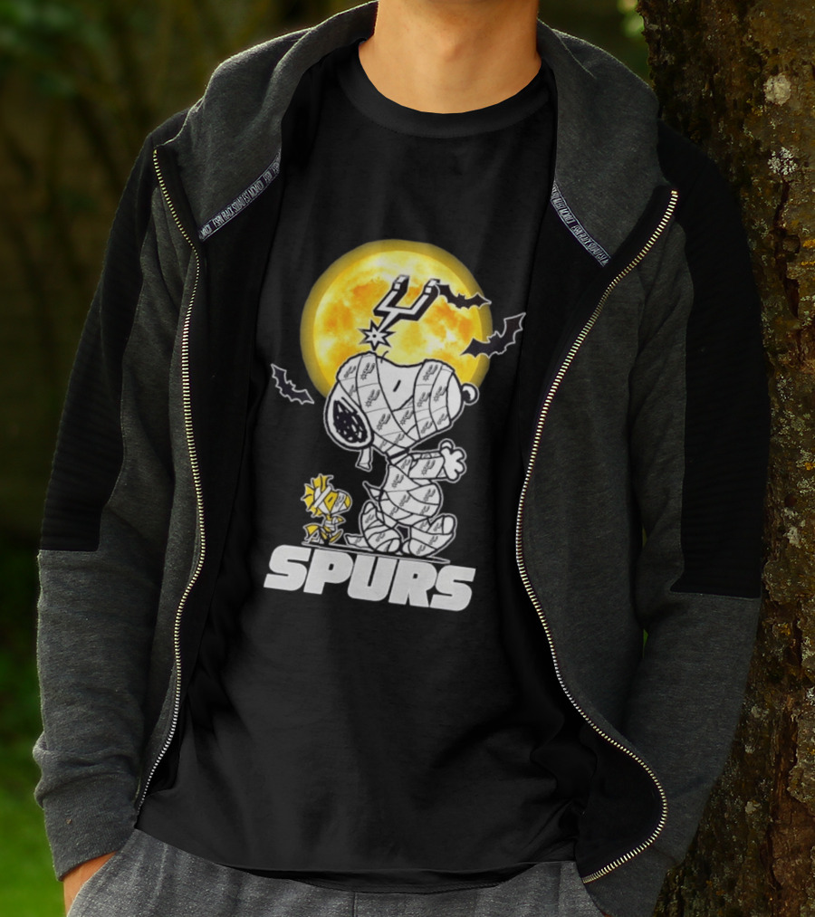San Antonio Spurs Snoopy Woodstock Halloween Mummy Cosplay T-Shirt