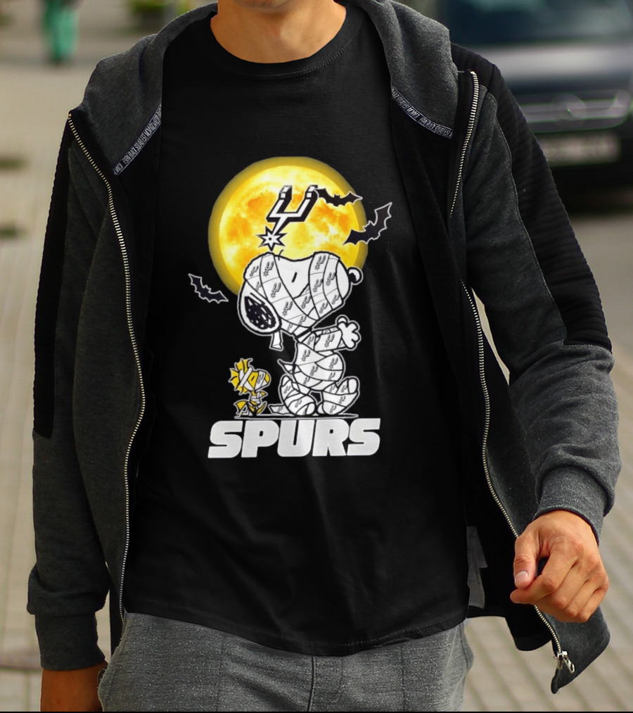 San Antonio Spurs Snoopy Woodstock Halloween Mummy Cosplay T-Shirt