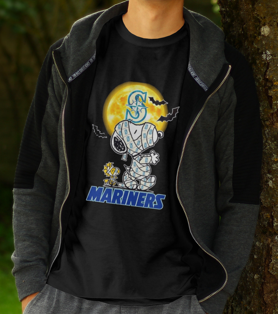 Seattle Mariners Snoopy Woodstock Halloween Mummy Cosplay Full Moon Bats T-Shirt