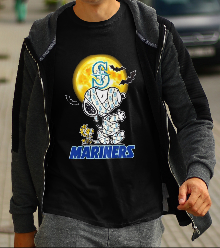 Seattle Mariners Snoopy Woodstock Halloween Mummy Cosplay Full Moon Bats T-Shirt