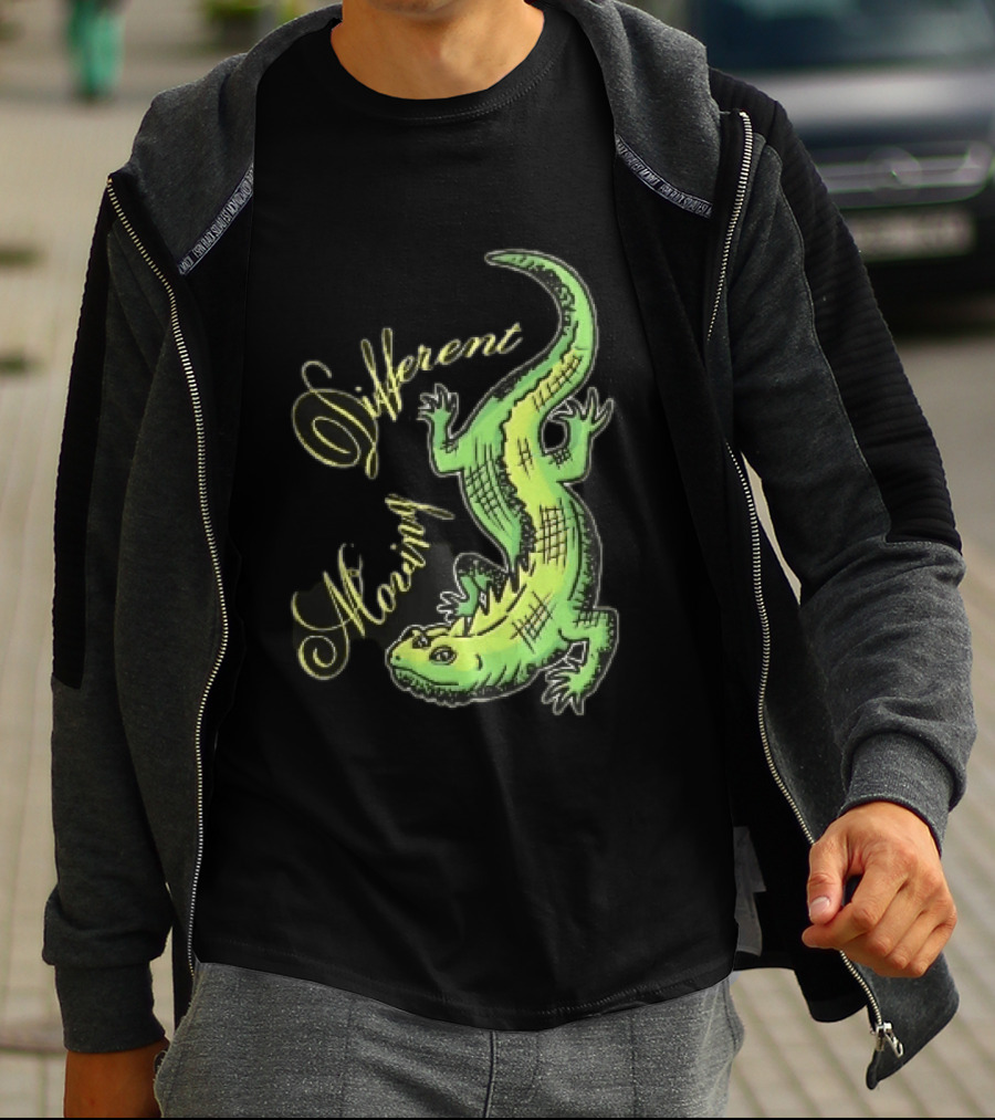 Different Moving Green Lizard Iguana Line Sketch T-Shirt