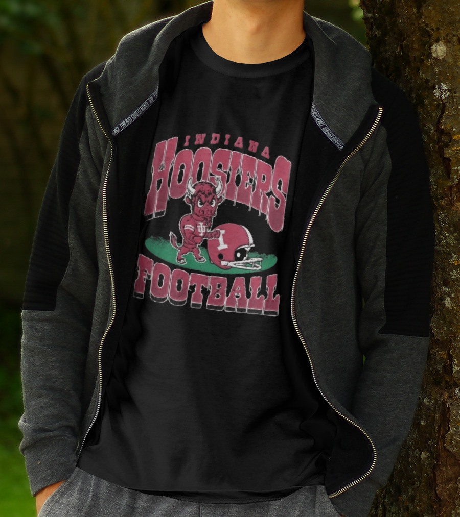Indiana Hoosiers Football Distressed Cartoon Bull Helmet T-Shirt