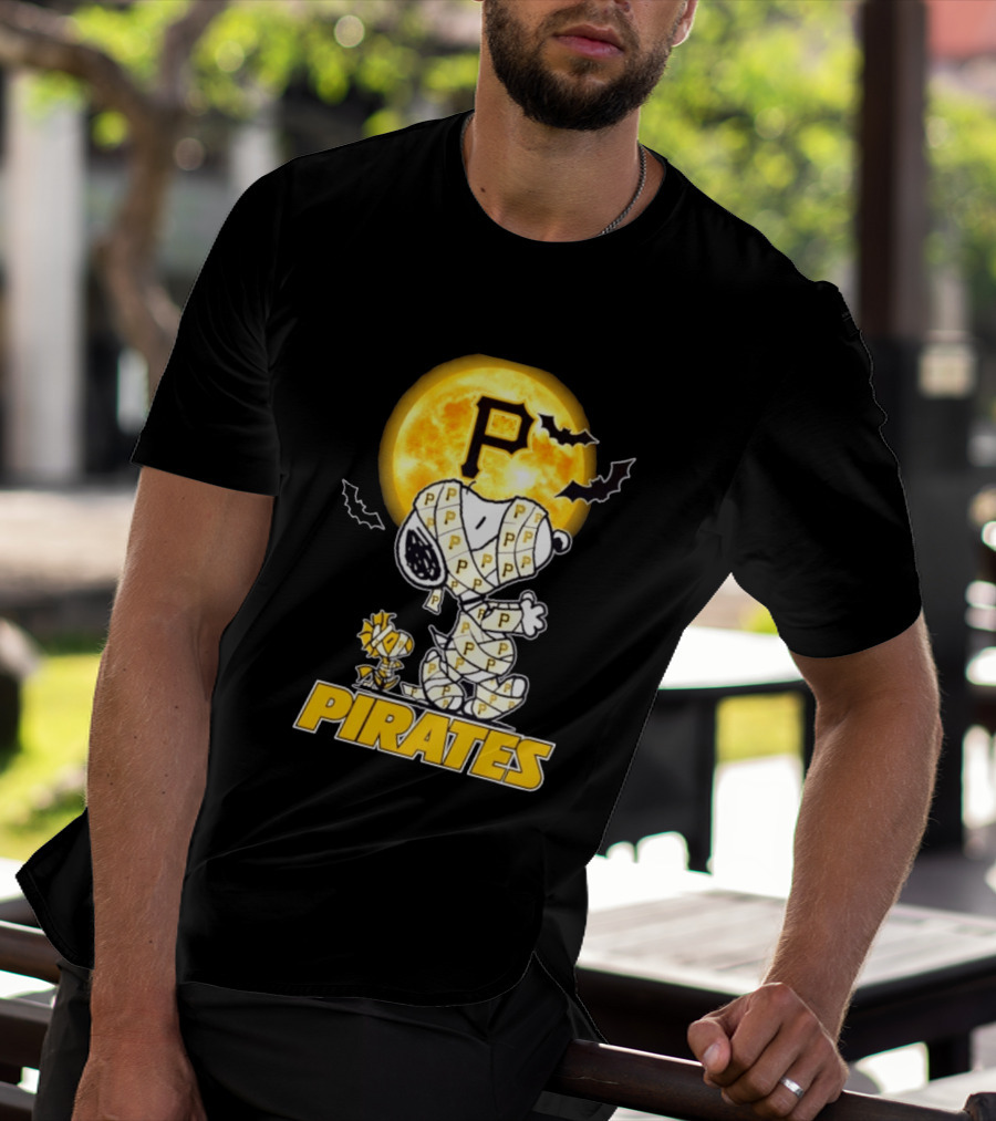 Pittsburgh Pirates Snoopy Woodstock Mummy Halloween Moon Bats T-Shirt