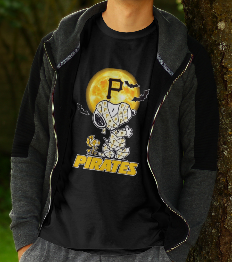 Pittsburgh Pirates Snoopy Woodstock Mummy Halloween Moon Bats T-Shirt
