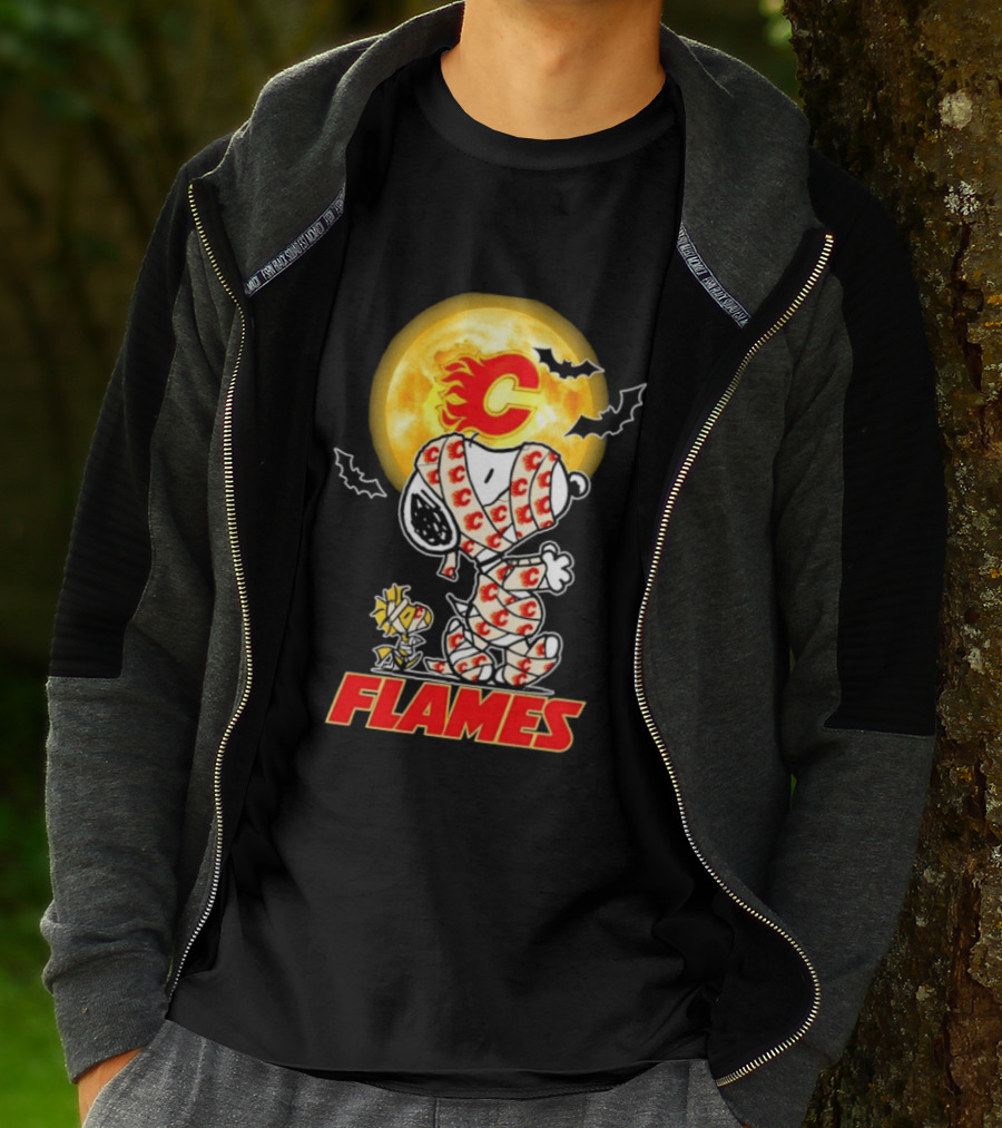 Flames Halloween Snoopy Woodstock Mummy Cosplay Calgary C Bat Moon T-Shirt