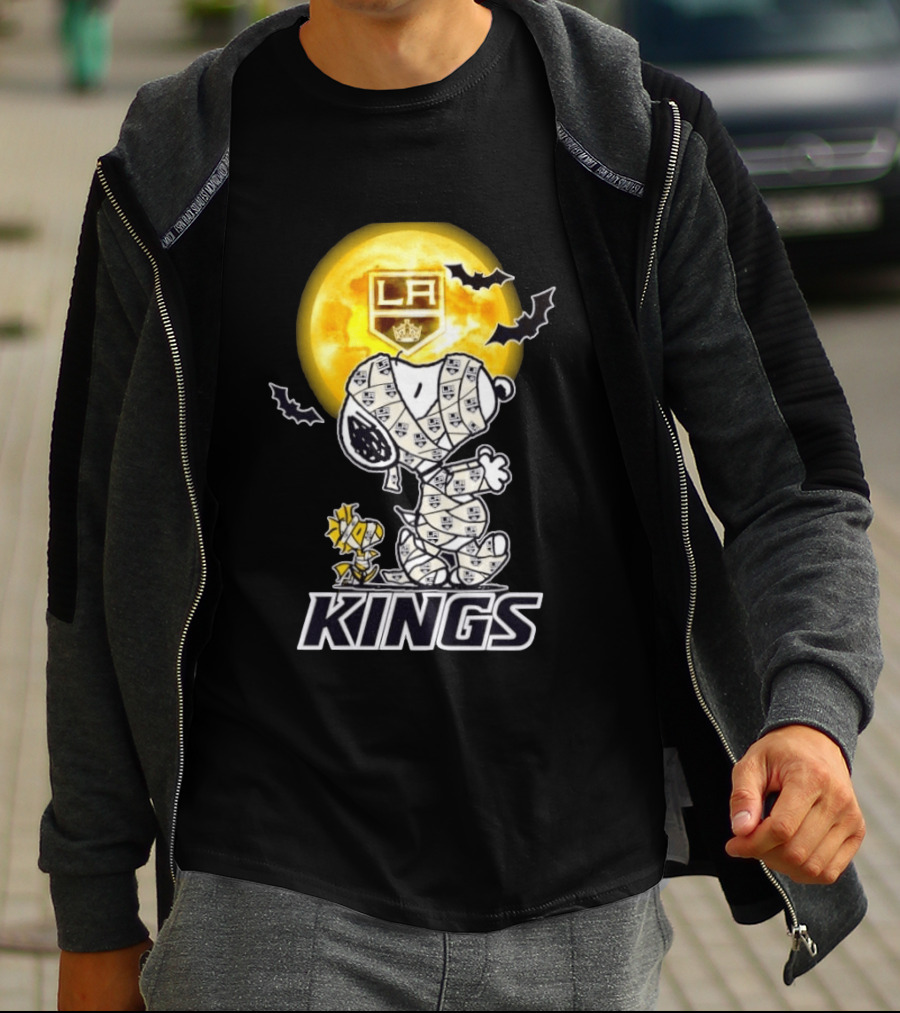 Los Angeles Kings Snoopy Woodstock Mummy Halloween Moon T-Shirt