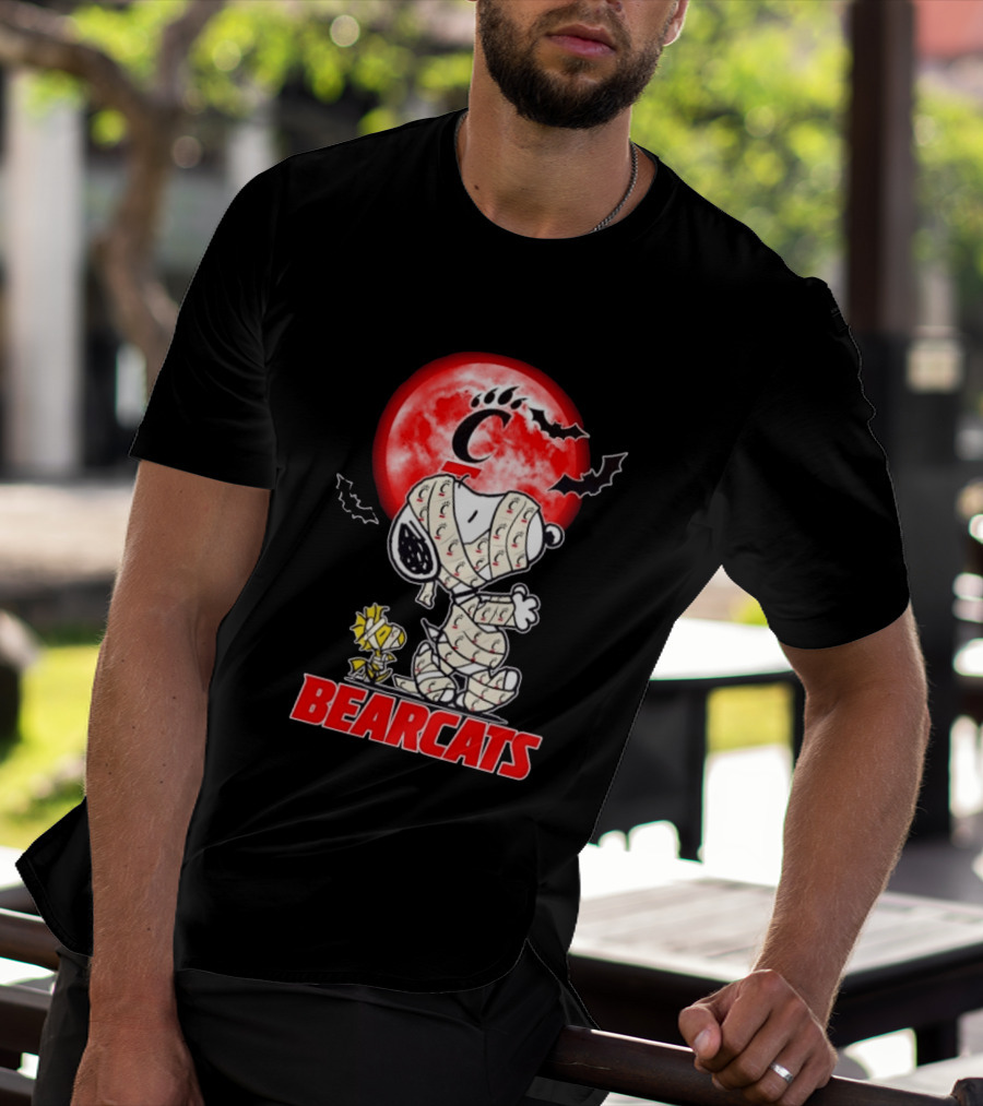 Cincinnati Bearcats Snoopy Woodstock Mummy Halloween Moon T-Shirt