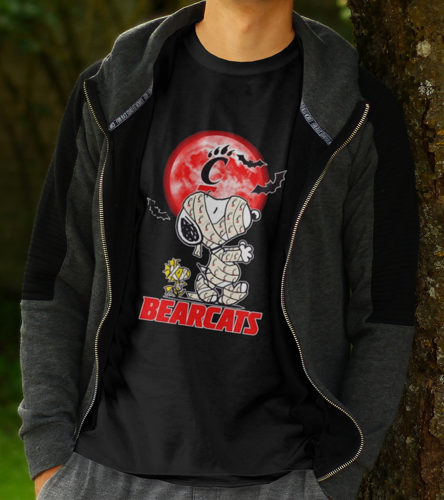 Cincinnati Bearcats Snoopy Woodstock Mummy Halloween Moon T-Shirt