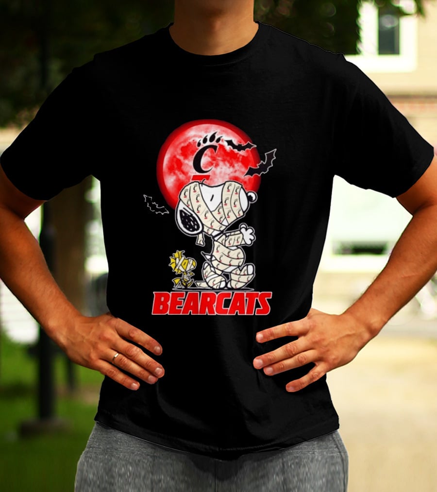 Cincinnati Bearcats Snoopy Woodstock Mummy Halloween Moon T-Shirt