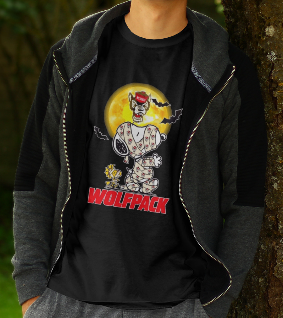 NC State Wolfpack Snoopy Woodstock Halloween Mummy Cosplay Moon T-Shirt