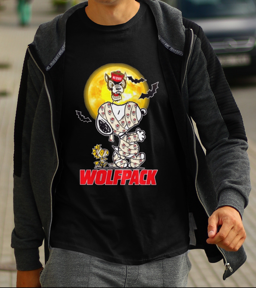 NC State Wolfpack Snoopy Woodstock Halloween Mummy Cosplay Moon T-Shirt