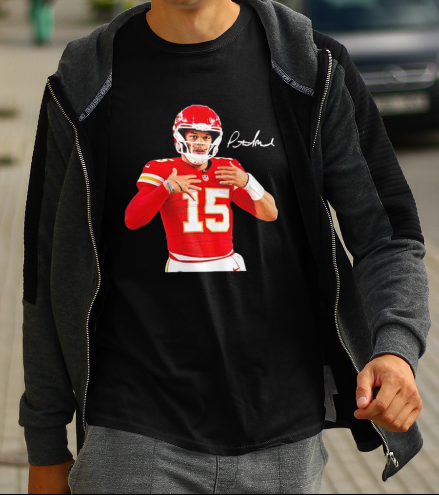 Patrick Mahomes Kansas City Chiefs Number 15 Autograph NFL Quarterback T-Shirt