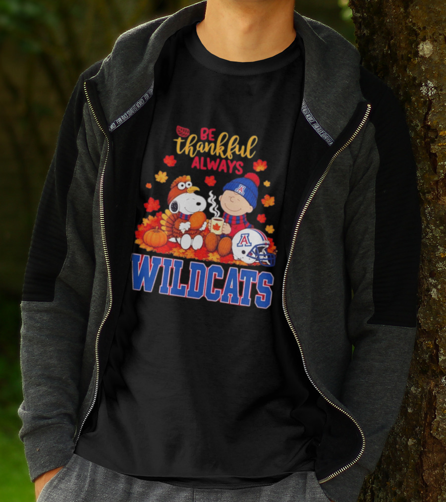 Be Thankful Always Snoopy And Charlie Brown With Wildcats Football Fan Gear T-Shirt