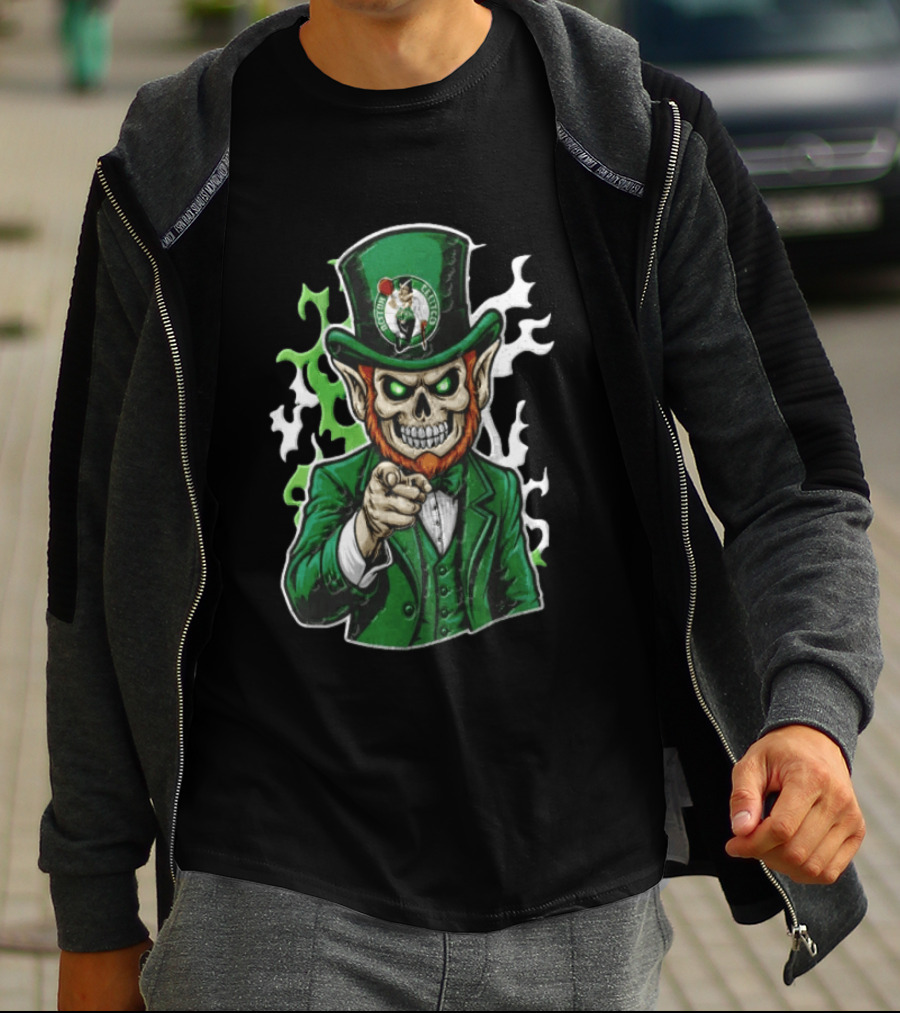 Boston Celtics Skull Leprechaun Pointing Distressed Flag Basketball Fan T-Shirt
