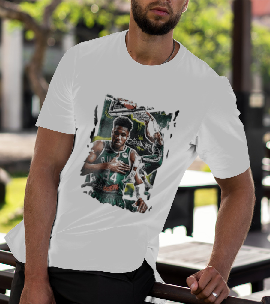 Milwaukee Bucks Giannis Dunking Greek Freak Paint Splatter Collage T-Shirt