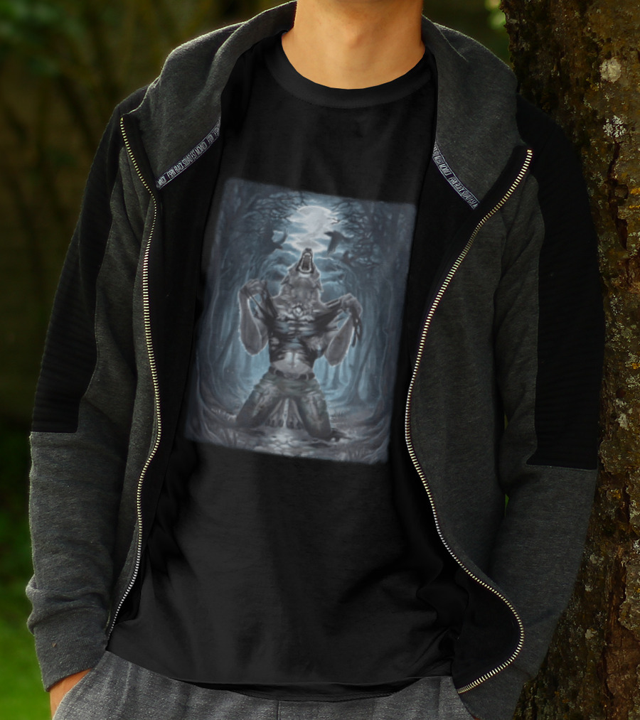 Howling Werewolf Under Full Moon In Dark Forest With Ravens T-Shirt