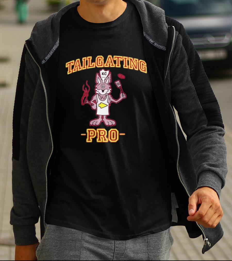 Tailgating Pro KC Chiefs Kingdom BBQ Wolf Fan Gear T-Shirt