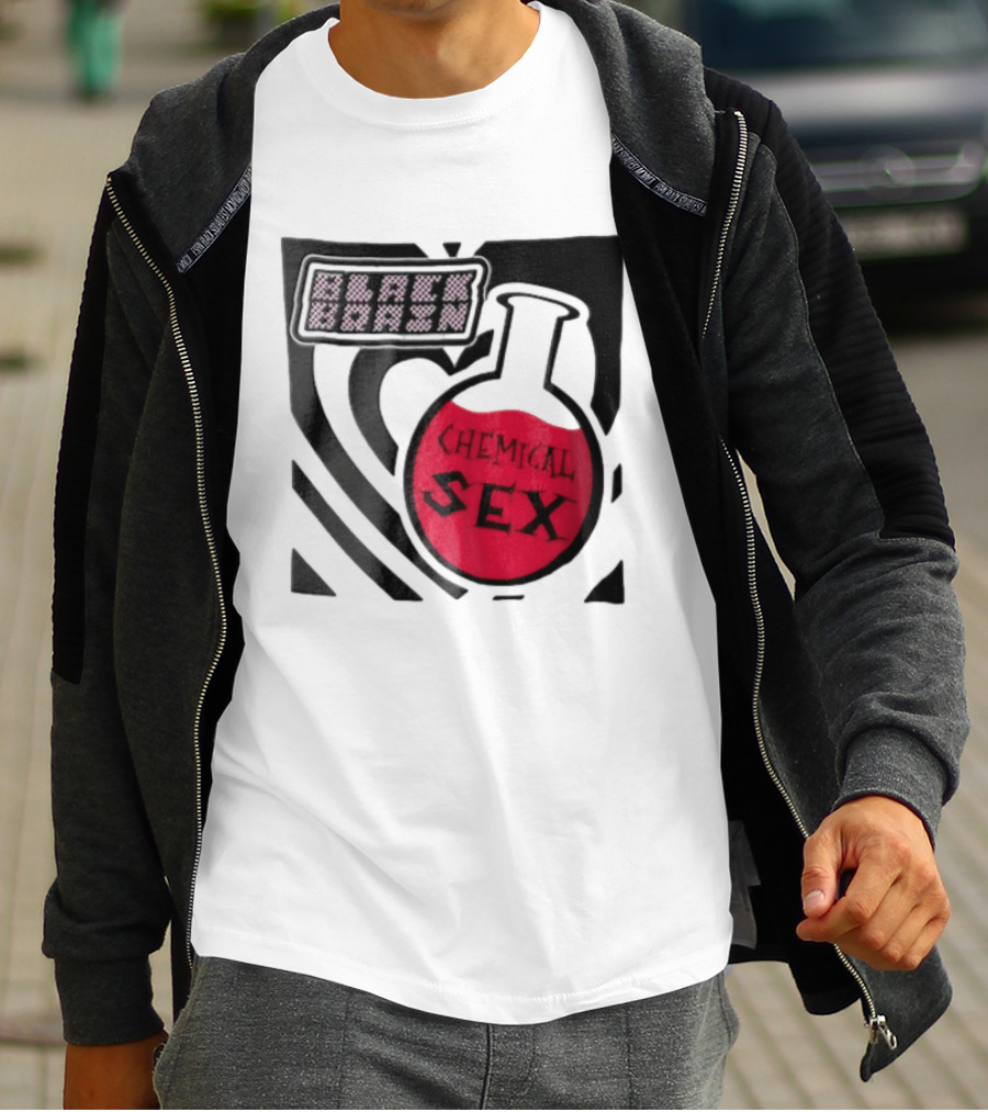 Black Brain Chemical Sex Halftone Heart Flask T-Shirt