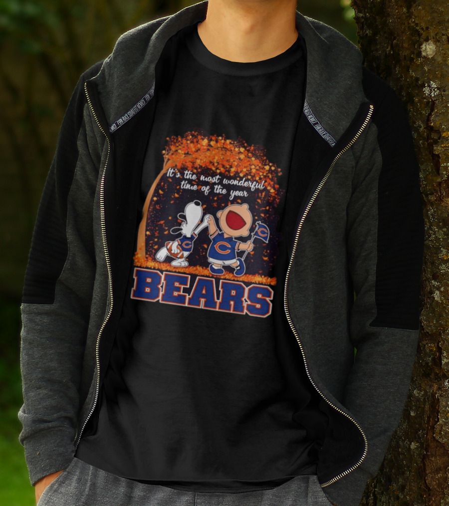 Snoopy Charlie Brown Dancing Chicago Bears Most Wonderful Time Of The Year T-Shirt