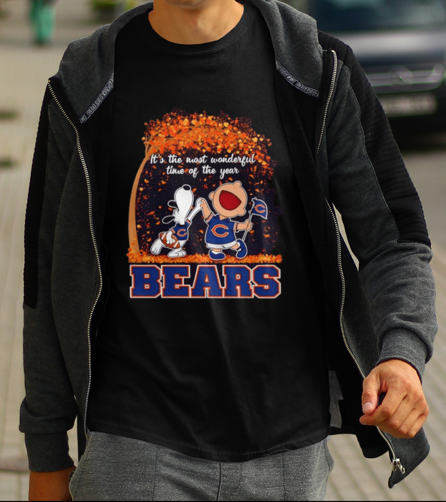 Snoopy Charlie Brown Dancing Chicago Bears Most Wonderful Time Of The Year T-Shirt