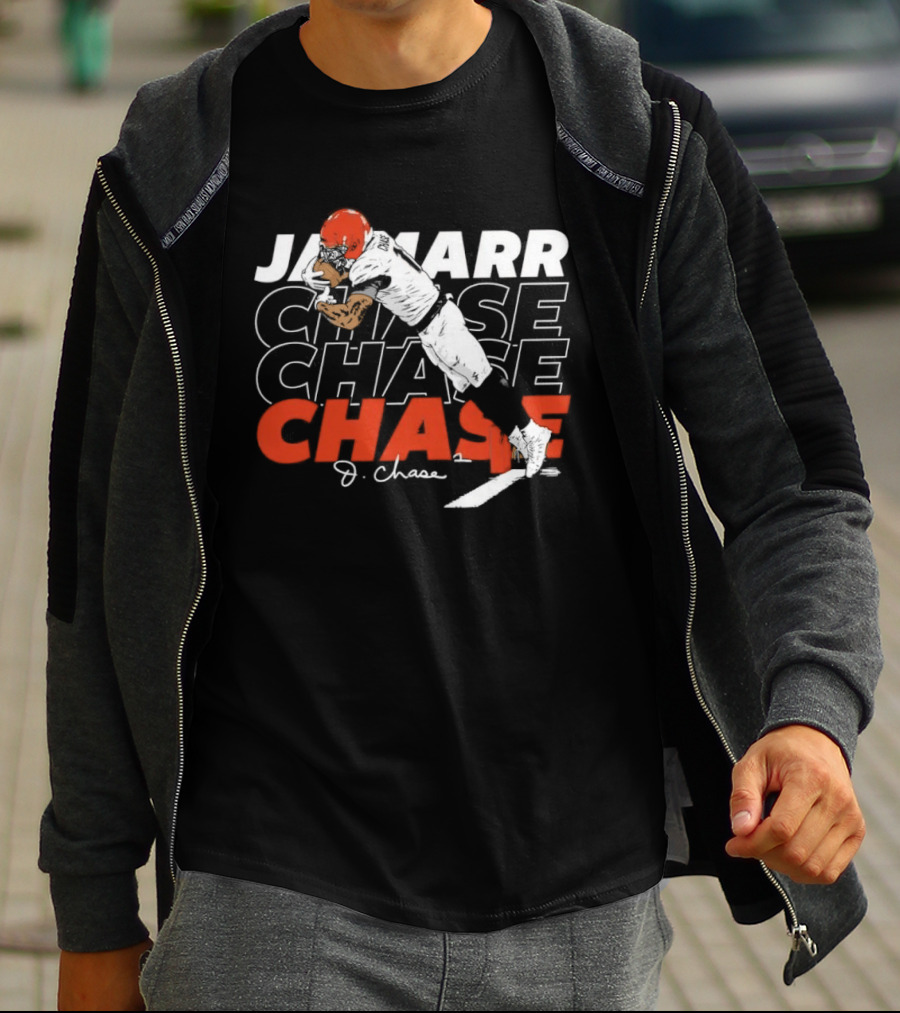 Ja'Marr Chase Cincinnati Bengals Toe Tap Catch Football J. Chase T-Shirt