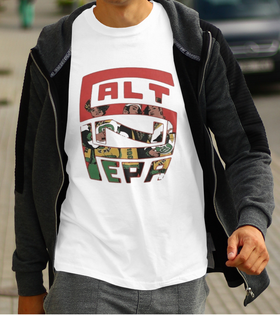 Salt N Pepa Group Members In Bold Outfits T-Shirt