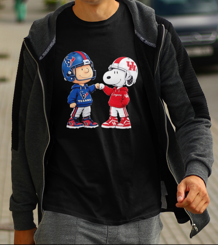 Peanuts Snoopy And Charlie Brown Houston Texans Vs Houston Cougars Fan Gear T-Shirt