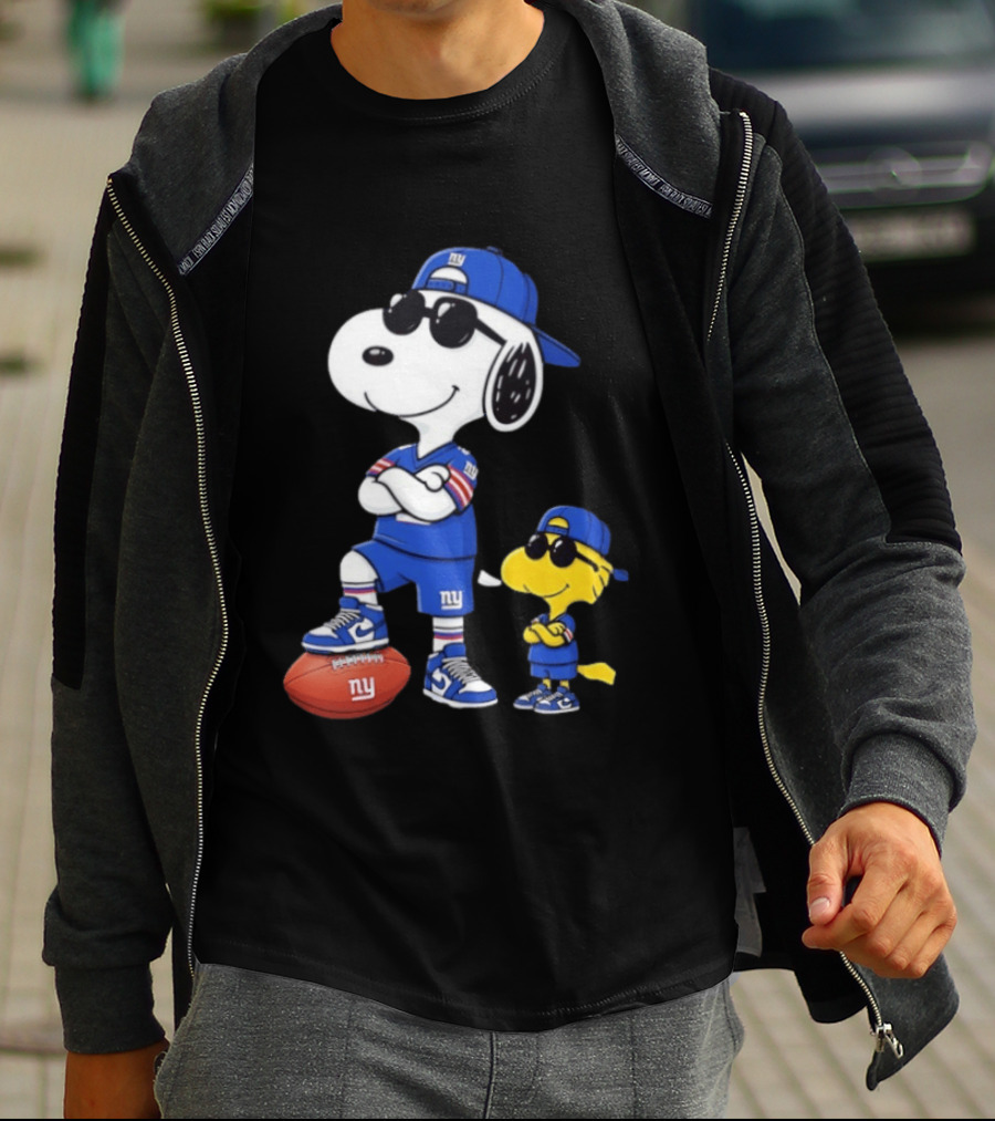 Snoopy And Woodstock In New York Giants Team T-Shirt