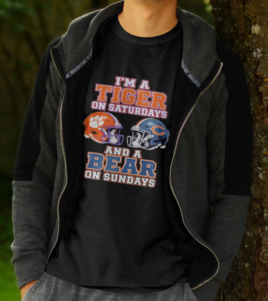 I'm A Tiger On Saturdays And A Bear On Sundays Clemson Tigers Chicago Bears Helmet Fan Gear T-Shirt