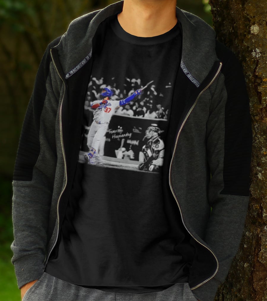 Los Angeles Dodgers Teoscar Hernandez Baseball Player Number 37 Swinging Pose T-Shirt