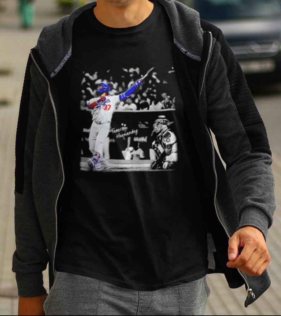 Los Angeles Dodgers Teoscar Hernandez Baseball Player Number 37 Swinging Pose T-Shirt