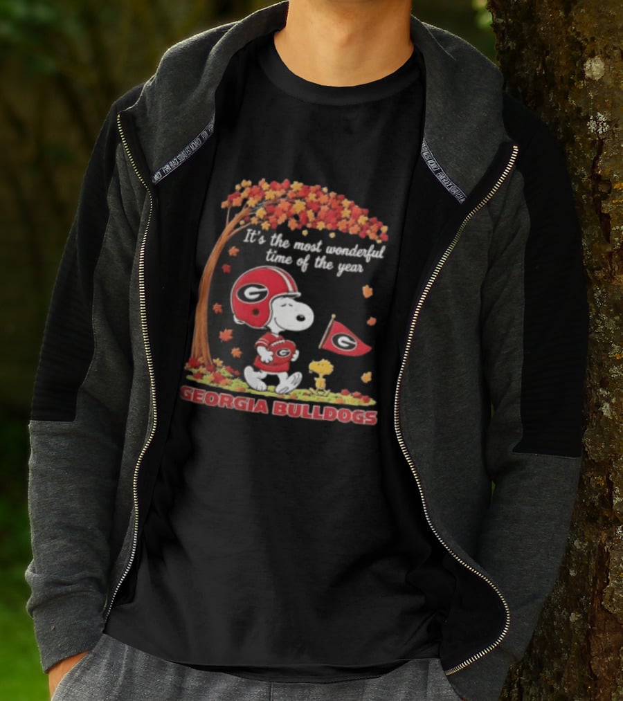 Georgia Bulldogs Snoopy It's The Most Wonderful Time Of The Year Autumn Peanuts Football Fans T-Shirt