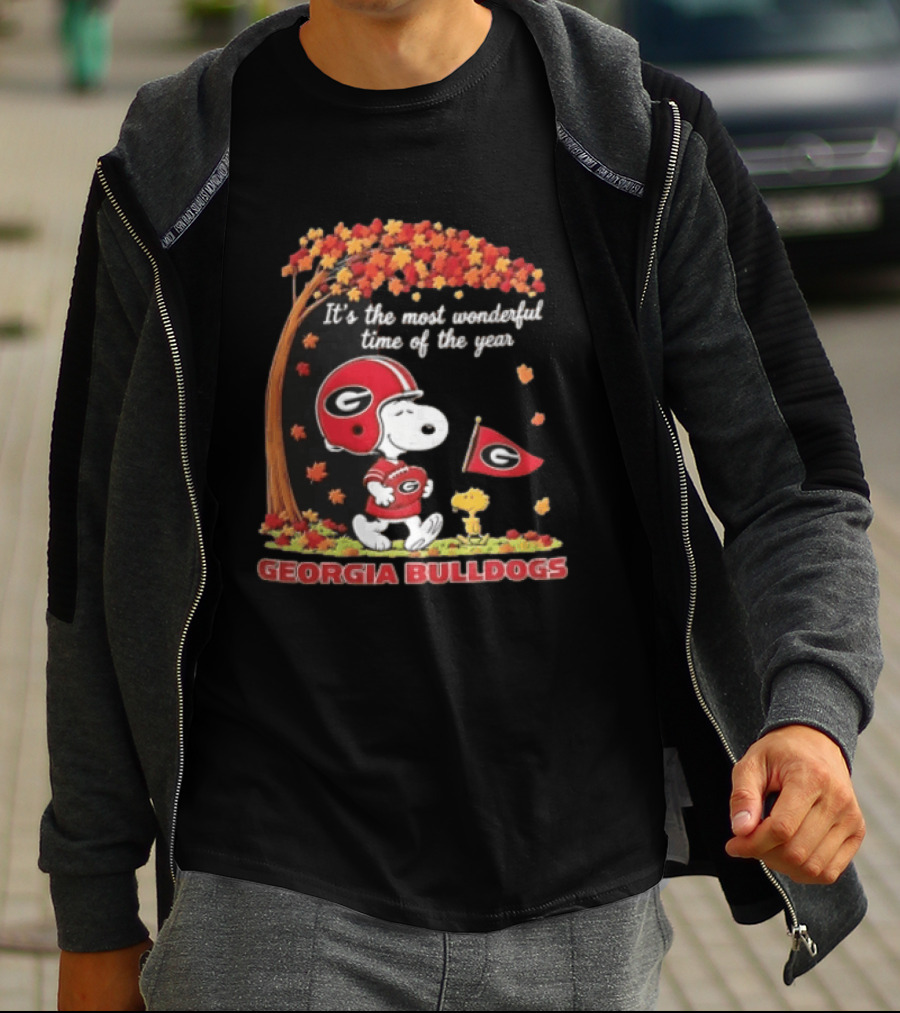Georgia Bulldogs Snoopy It's The Most Wonderful Time Of The Year Autumn Peanuts Football Fans T-Shirt