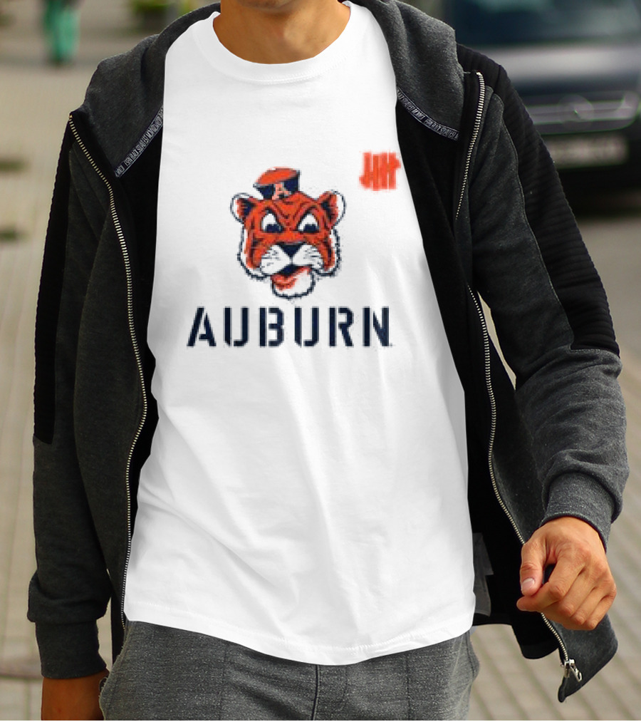 Undefeated Auburn Tiger Emblem With Retro Cap T-Shirt