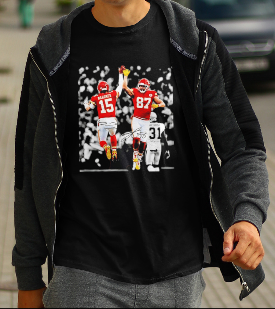 Travis Kelce Patrick Mahomes Kansas City Chiefs Autographed Celebration 15 87 T-Shirt