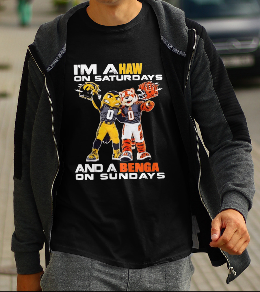 I'm A Hawkeye On Saturdays And A Bengal On Sundays Football Mascots Helmets T-Shirt
