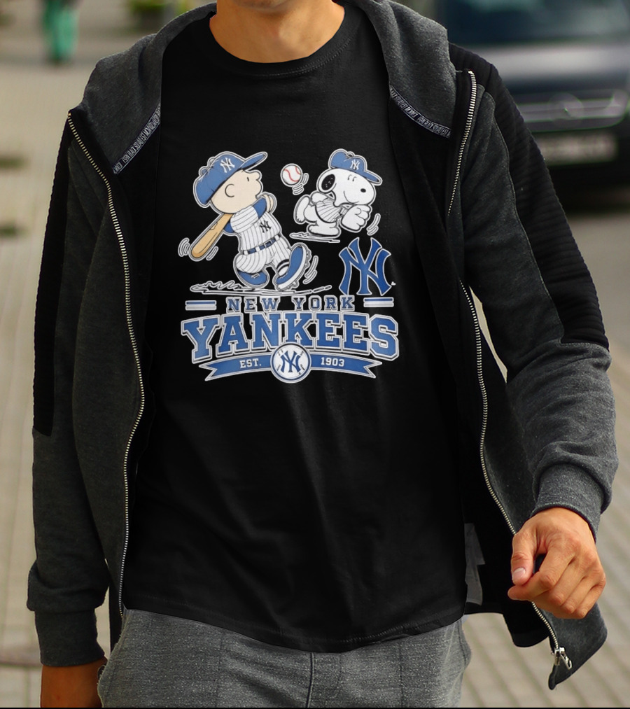 Charlie Brown Snoopy New York Yankees Est 1903 T-Shirt