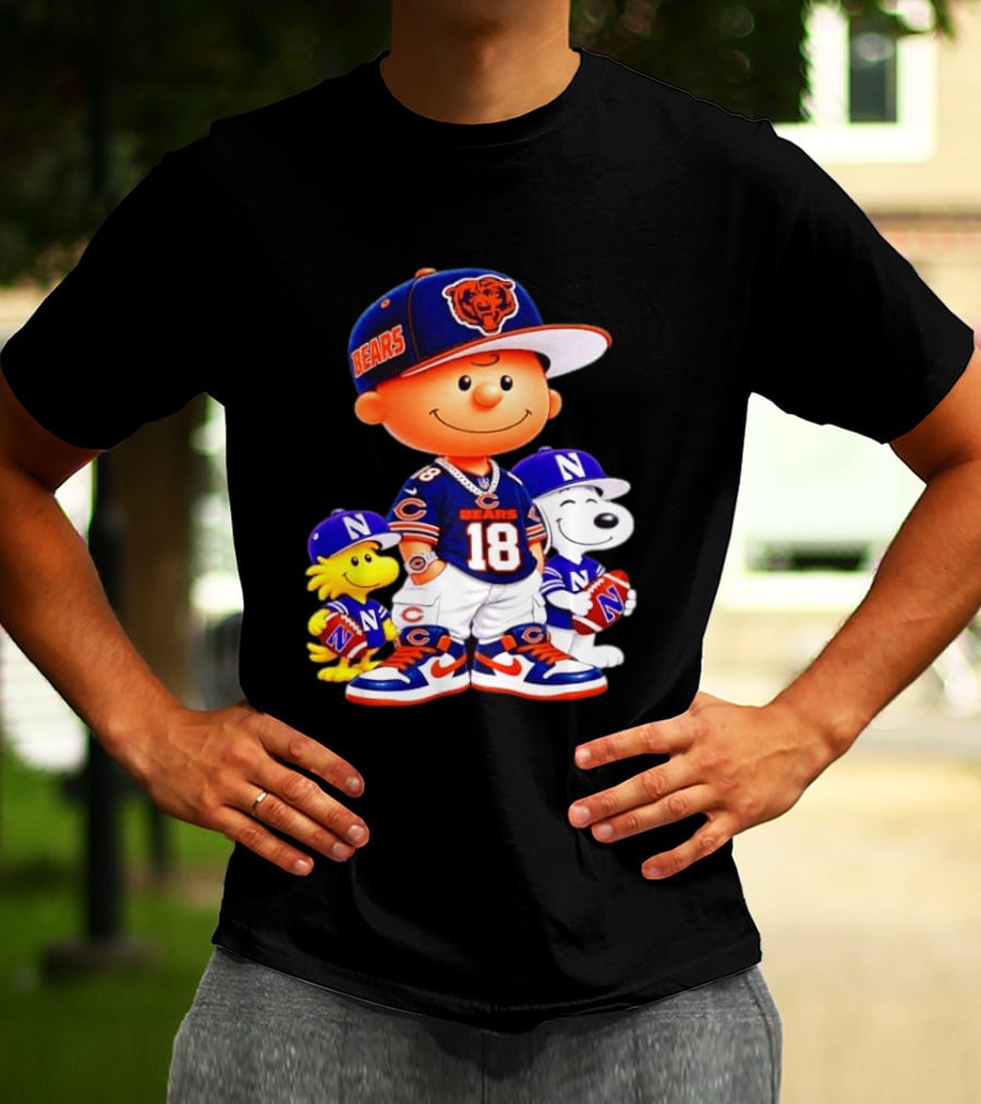 Charlie Brown And Snoopy Chicago Bears 18 With Woodstock In Football Gear T-Shirt