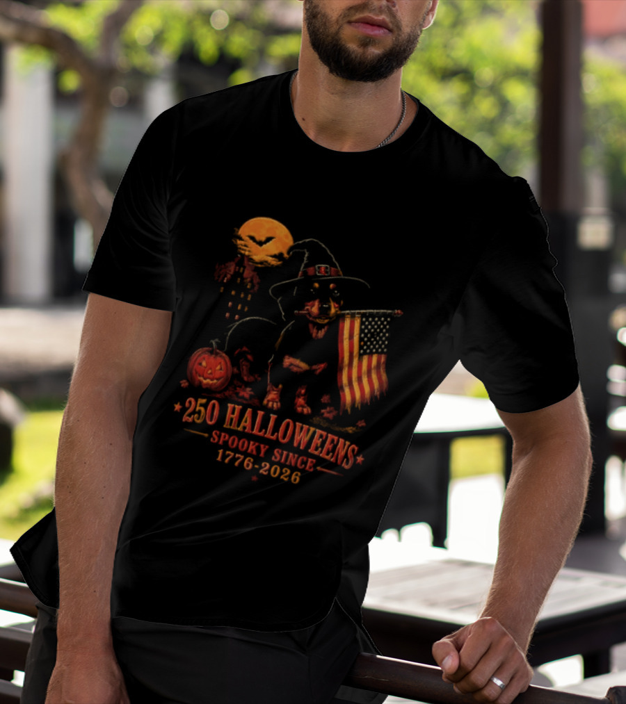 250 Halloweens Spooky Since 1776 2026 Dachshund Dog Lover T-Shirt
