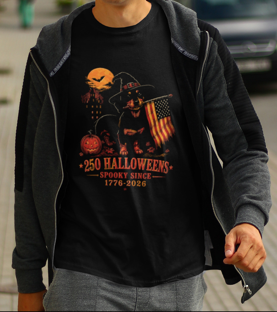 250 Halloweens Spooky Since 1776 2026 Dachshund Dog Lover T-Shirt