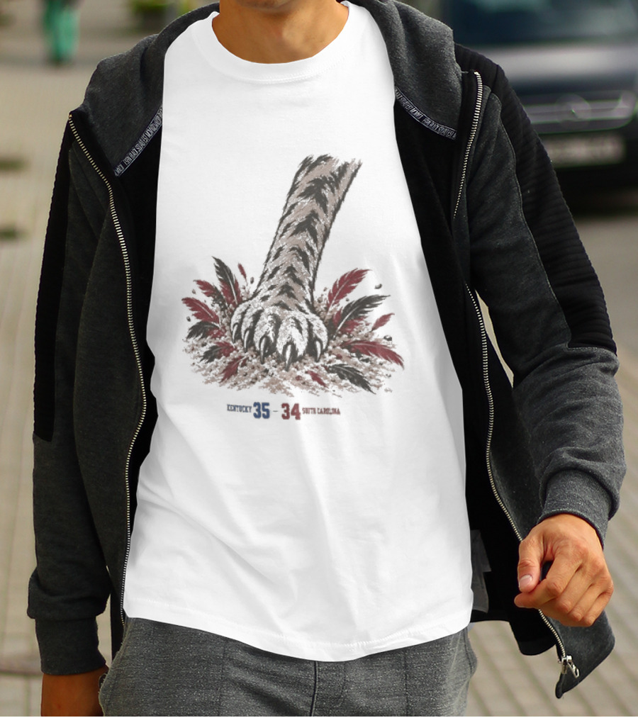 Kentucky Wildcats 35 34 South Carolina Gamecocks Claw And Feathers T-Shirt