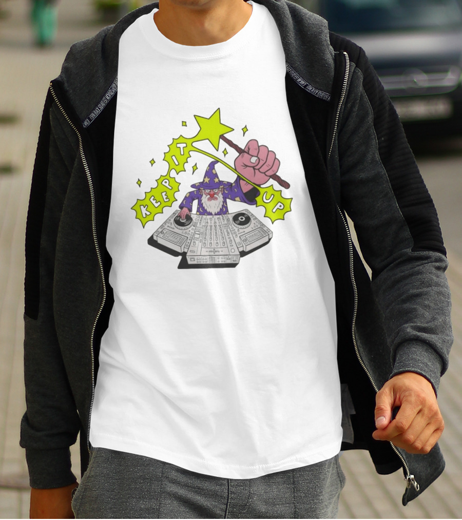 Wizard DJ Keep It Up Music Producer DJing Magic Spell Turntable Controller T-Shirt