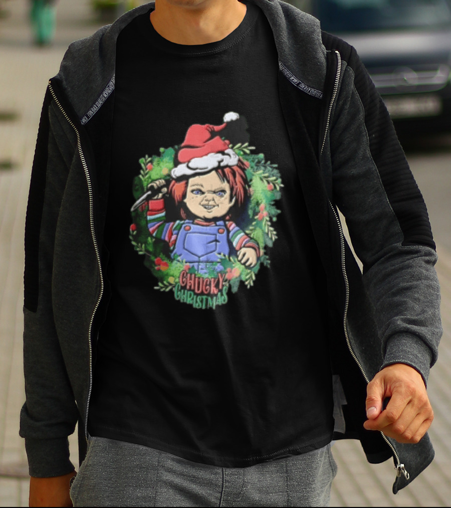 Chucky Christmas Doll Holding Knife In Festive Wreath With Santa Hat T-Shirt