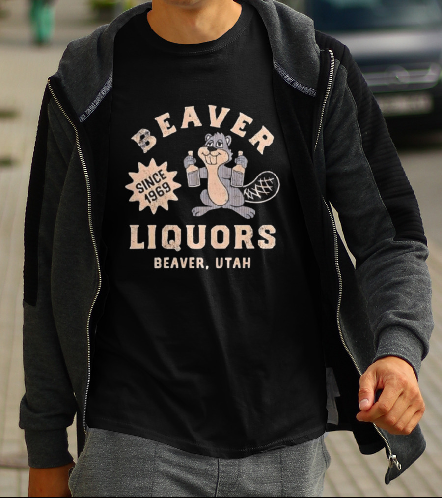 Beaver Liquors Since 1969 Beaver Utah Retro Beaver With Bottles T-Shirt