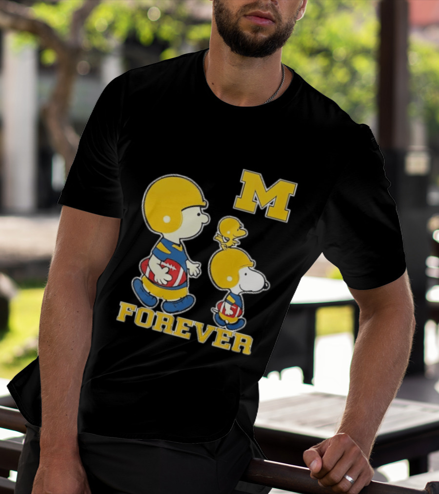 Peanuts Forever Michigan Wolverines M Football Charlie Brown Snoopy Woodstock T-Shirt