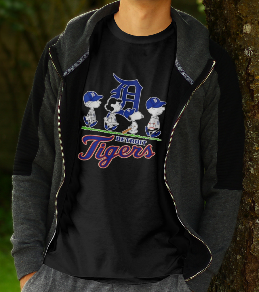 Peanuts Gang Detroit Tigers MLB Collaboration Snoopy Woodstock Baseball Team T-Shirt