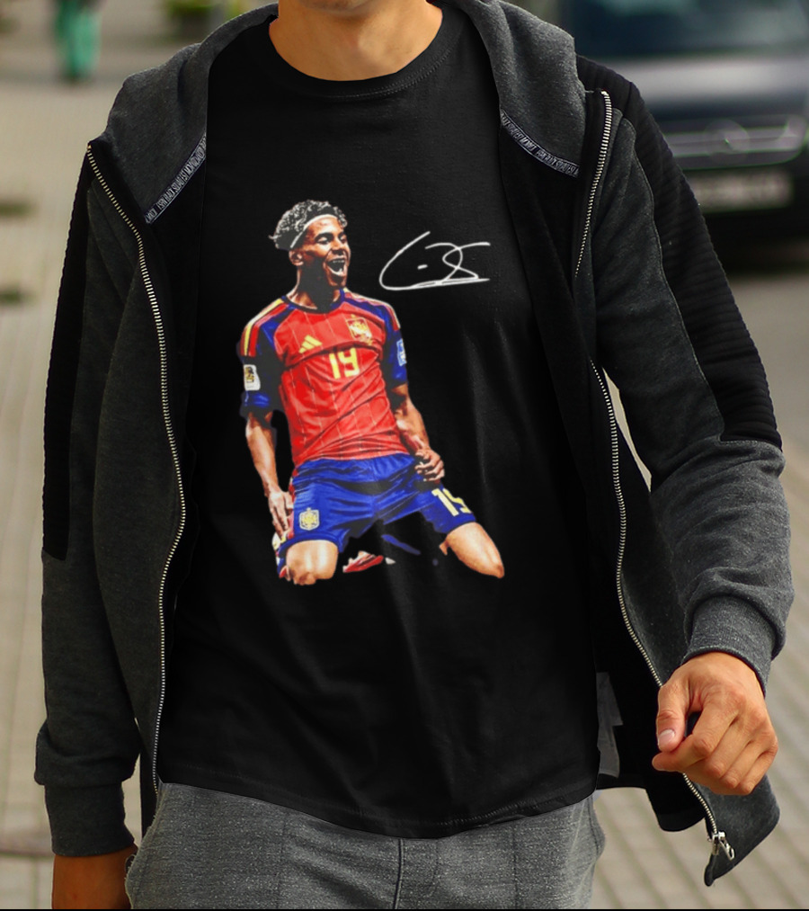 19 Lamine Yamal Spain National Football Team Soccer Jersey Celebration T-Shirt