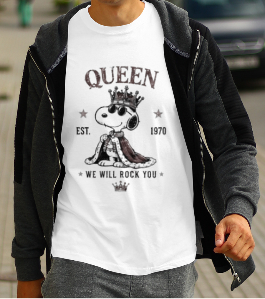 Snoopy Wearing Crown Queen Est 1970 We Will Rock You T-Shirt