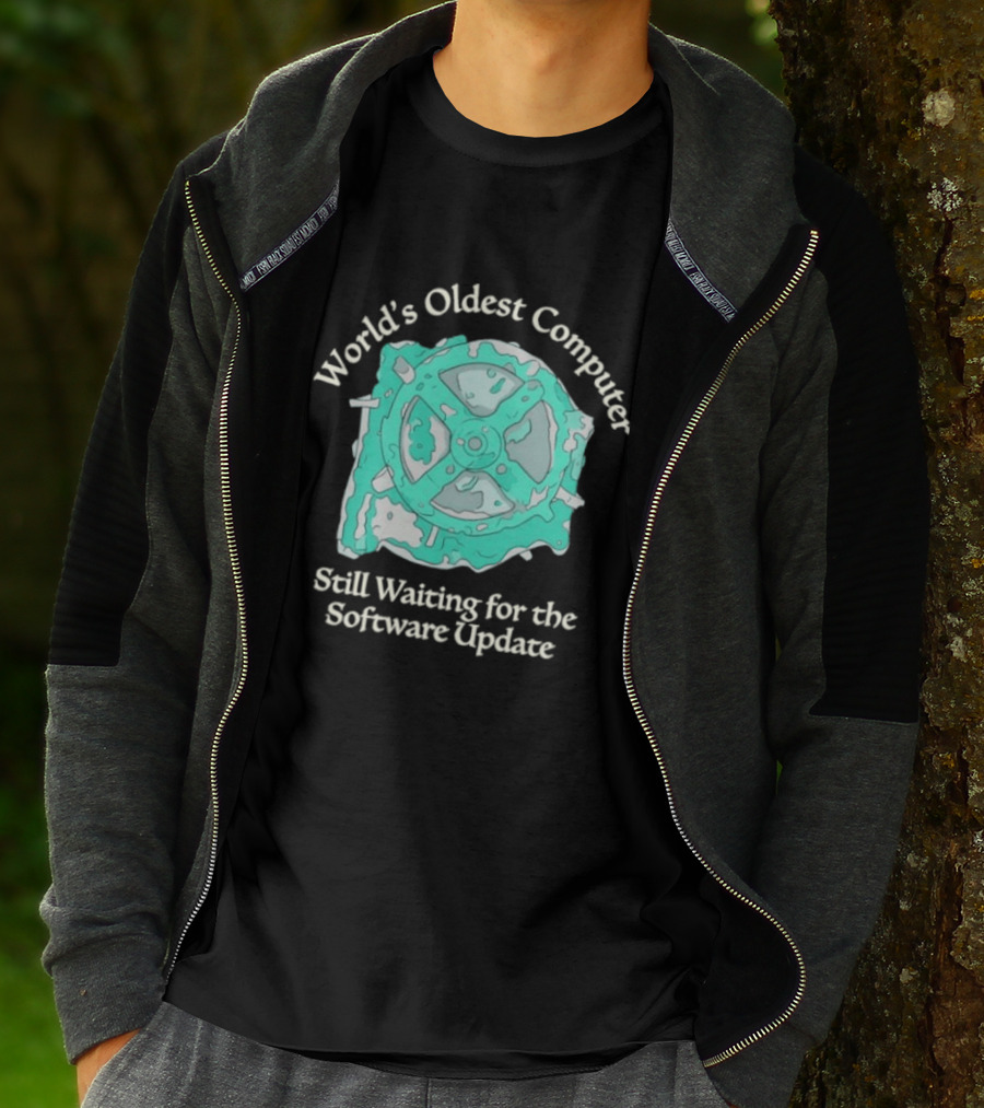 Antikythera Mechanism World's Oldest Computer Still Waiting For The Software Update T-Shirt