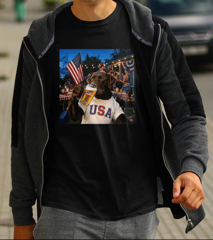 USA Chocolate Lab Drinking Beer American Flag 4th Of July Dog T-Shirt